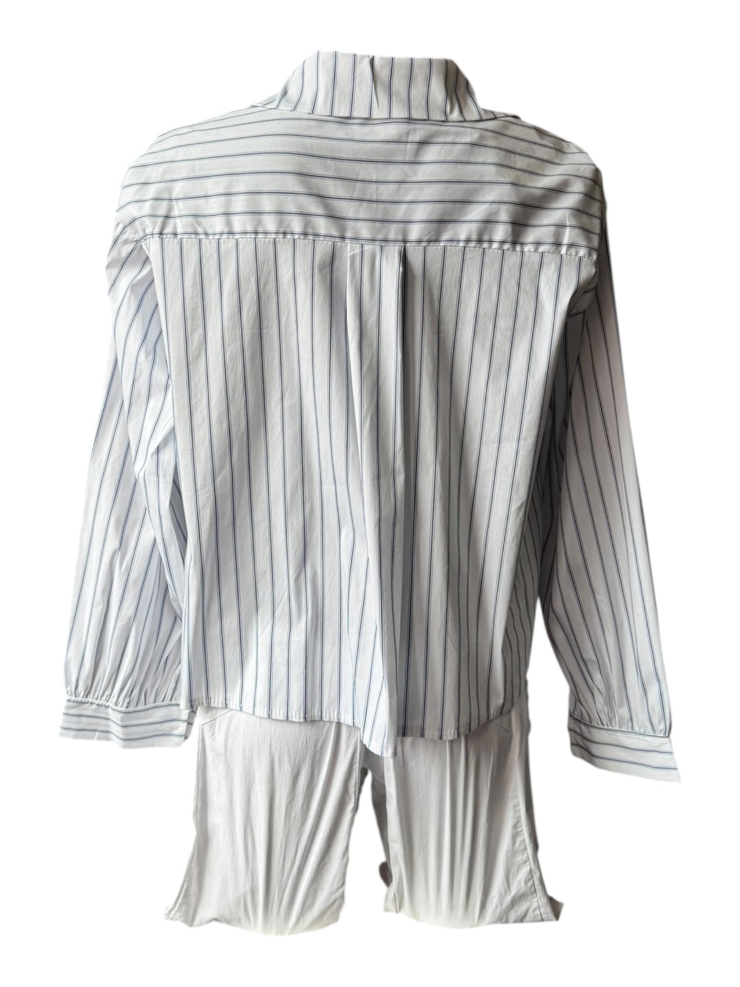 Donna white & navy pinstripe shirt