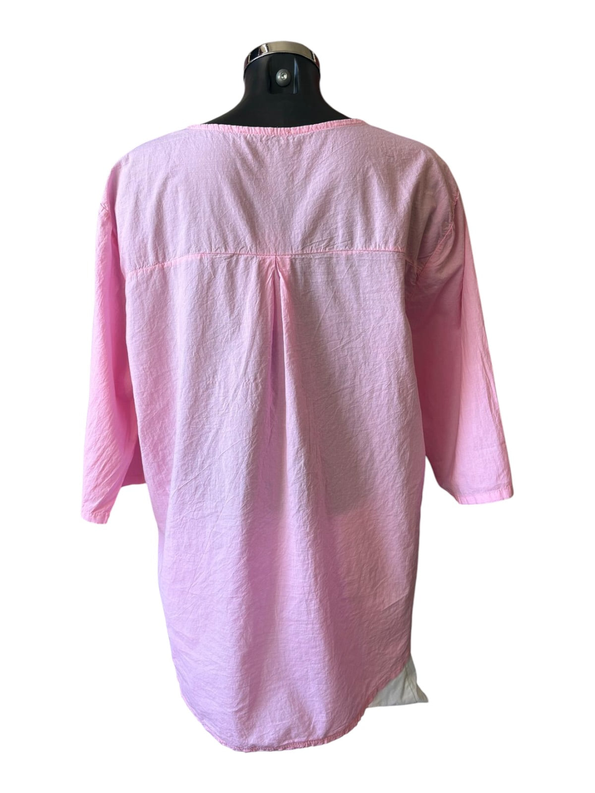 Cassidy embossed floral cotton button top - Pink