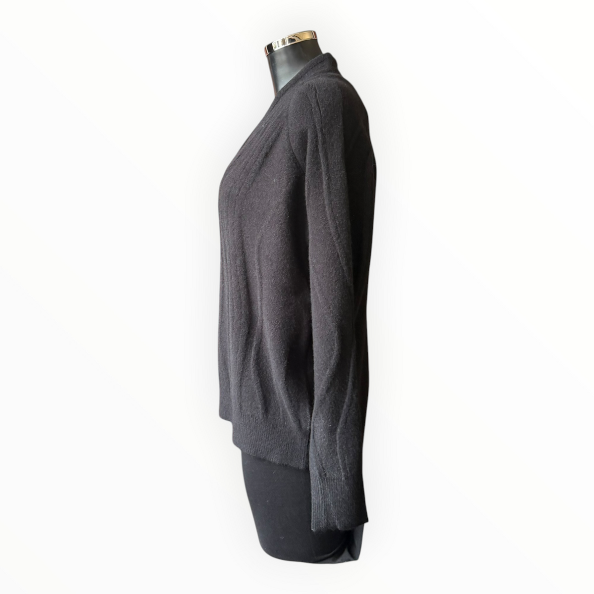 Elara textured knit v neck jumper - Black