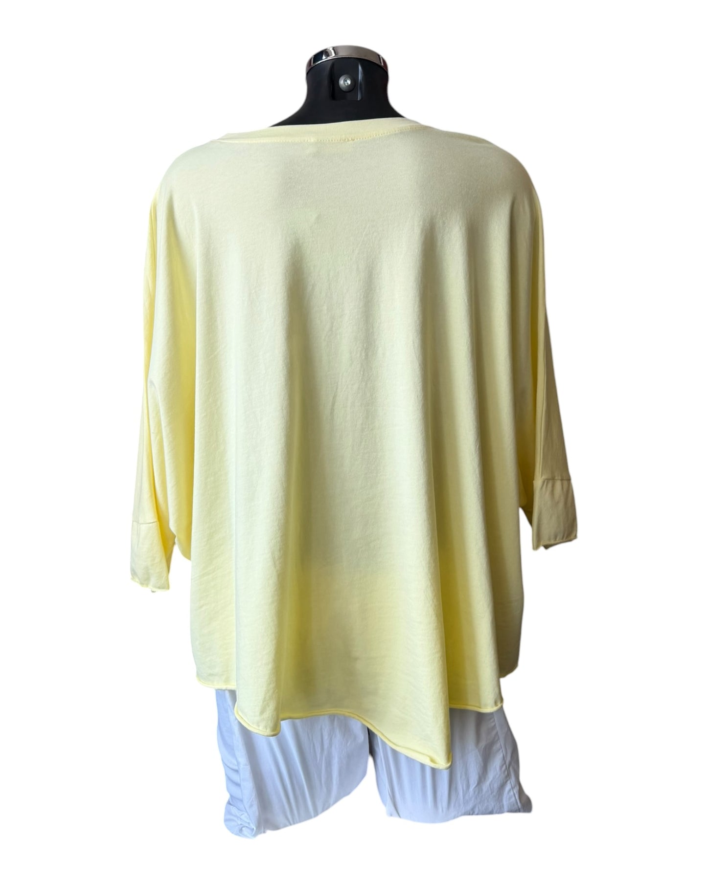 Alexis applique flower batwing top - Lemon