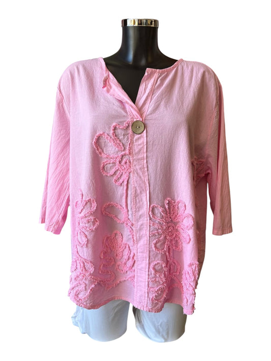 Cassidy embossed floral cotton button top - Pink