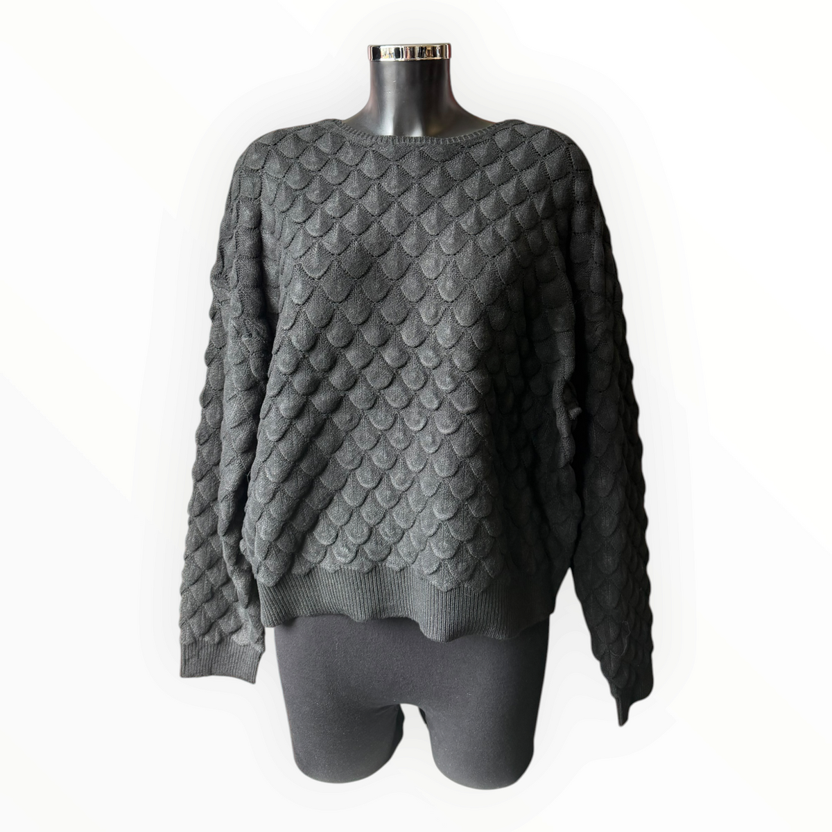 Cleo scallop knit round neck jumper - Black
