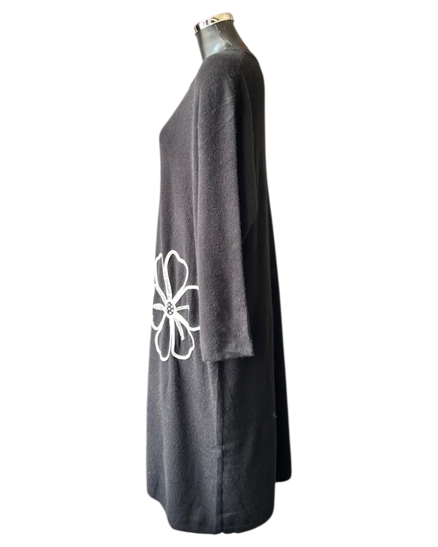 Milano flower range premium knit big flower appliqué dress - Black