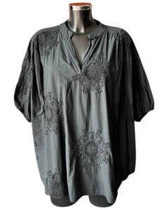 Dina embroidered oversized top - Black