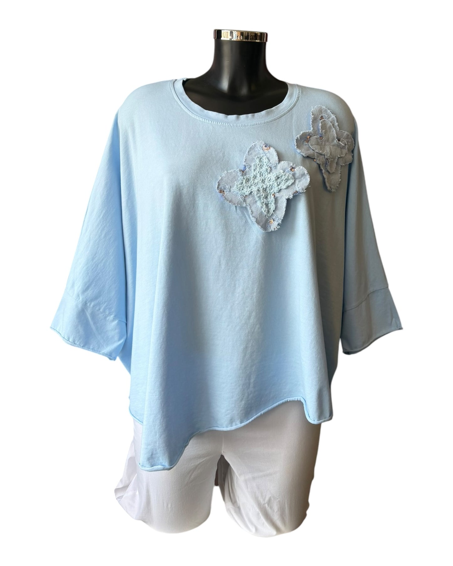 Alexis applique flower batwing top - Blue