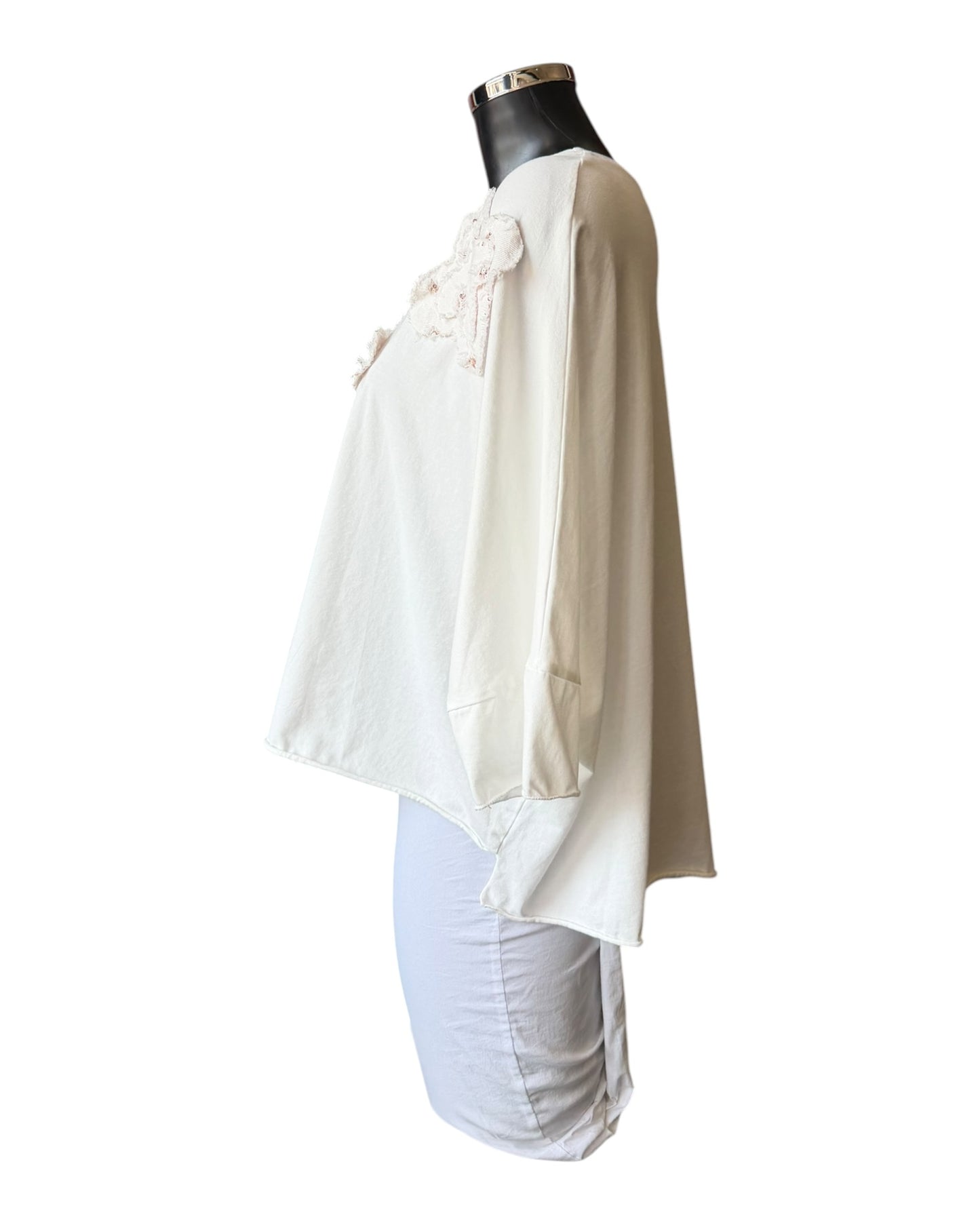 Alexis applique flower batwing top - Ivory