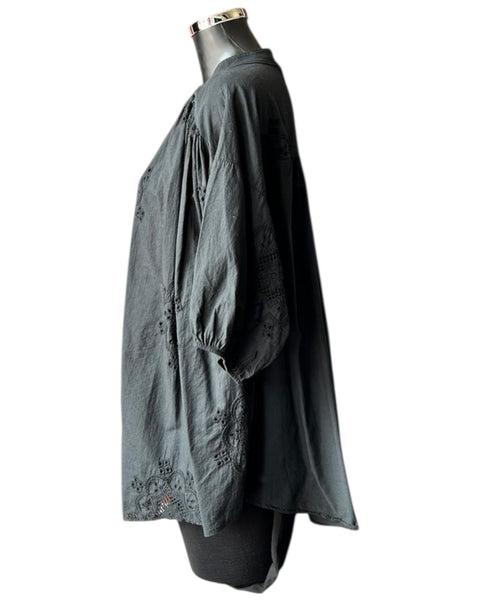Dina embroidered oversized top - Black