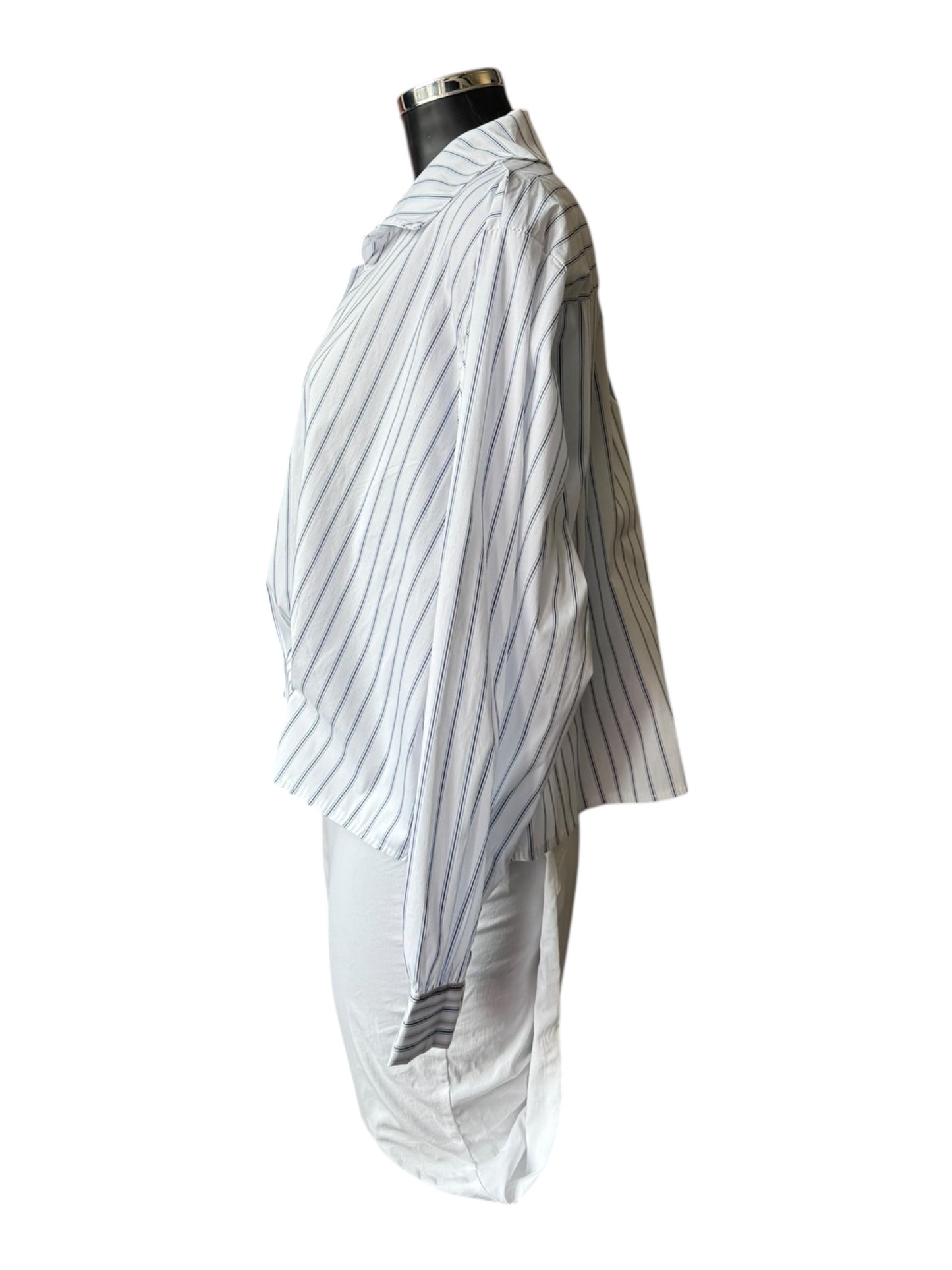 Donna white & navy pinstripe shirt