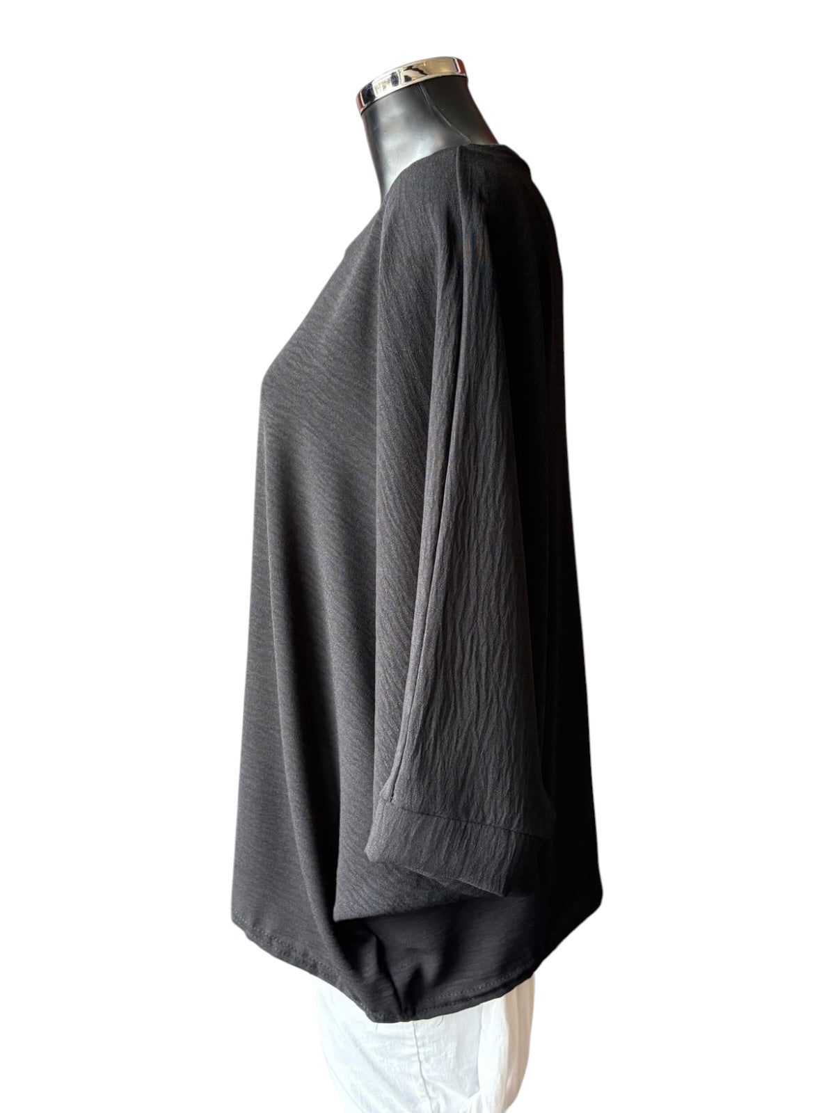Lucy batwing top - black