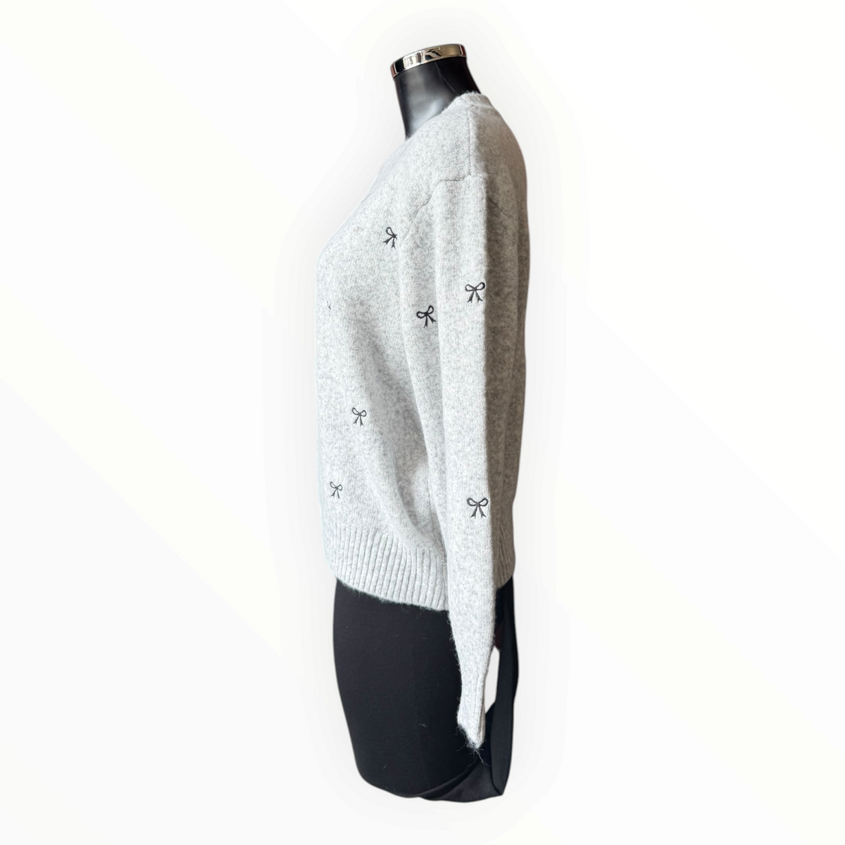 Daphne embroidered bow jumper - grey