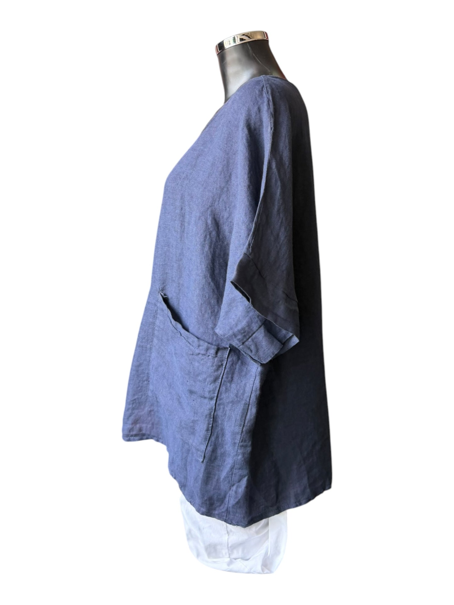 Daisy linen button back pocket top - Navy