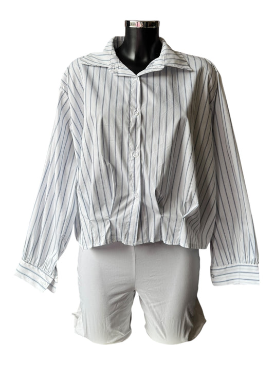 Donna white & navy pinstripe shirt