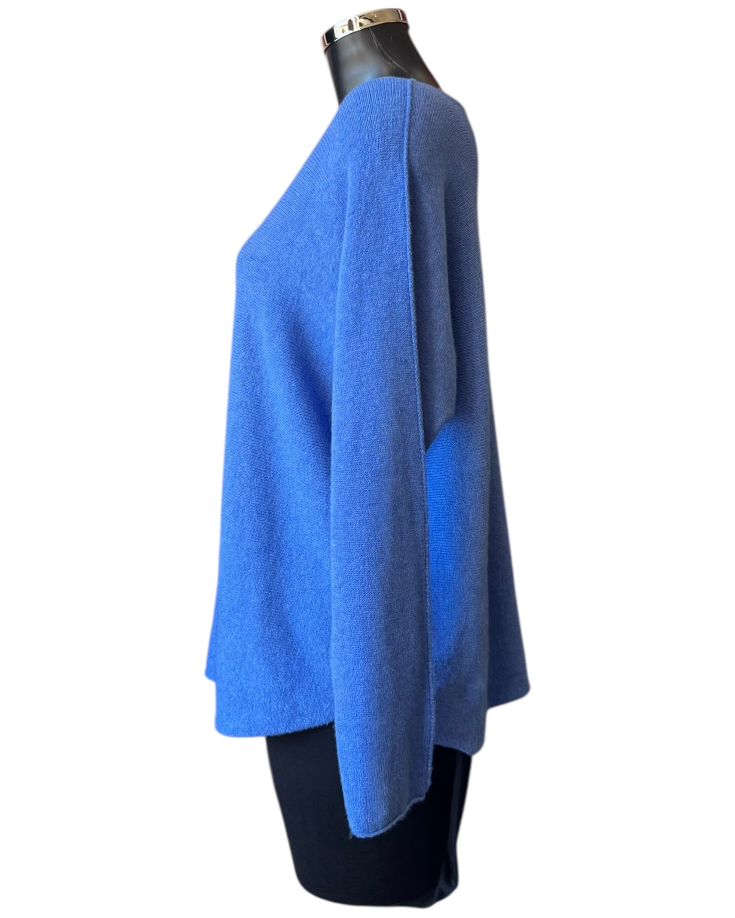 Toni short soft plain v neck jumper - Denim