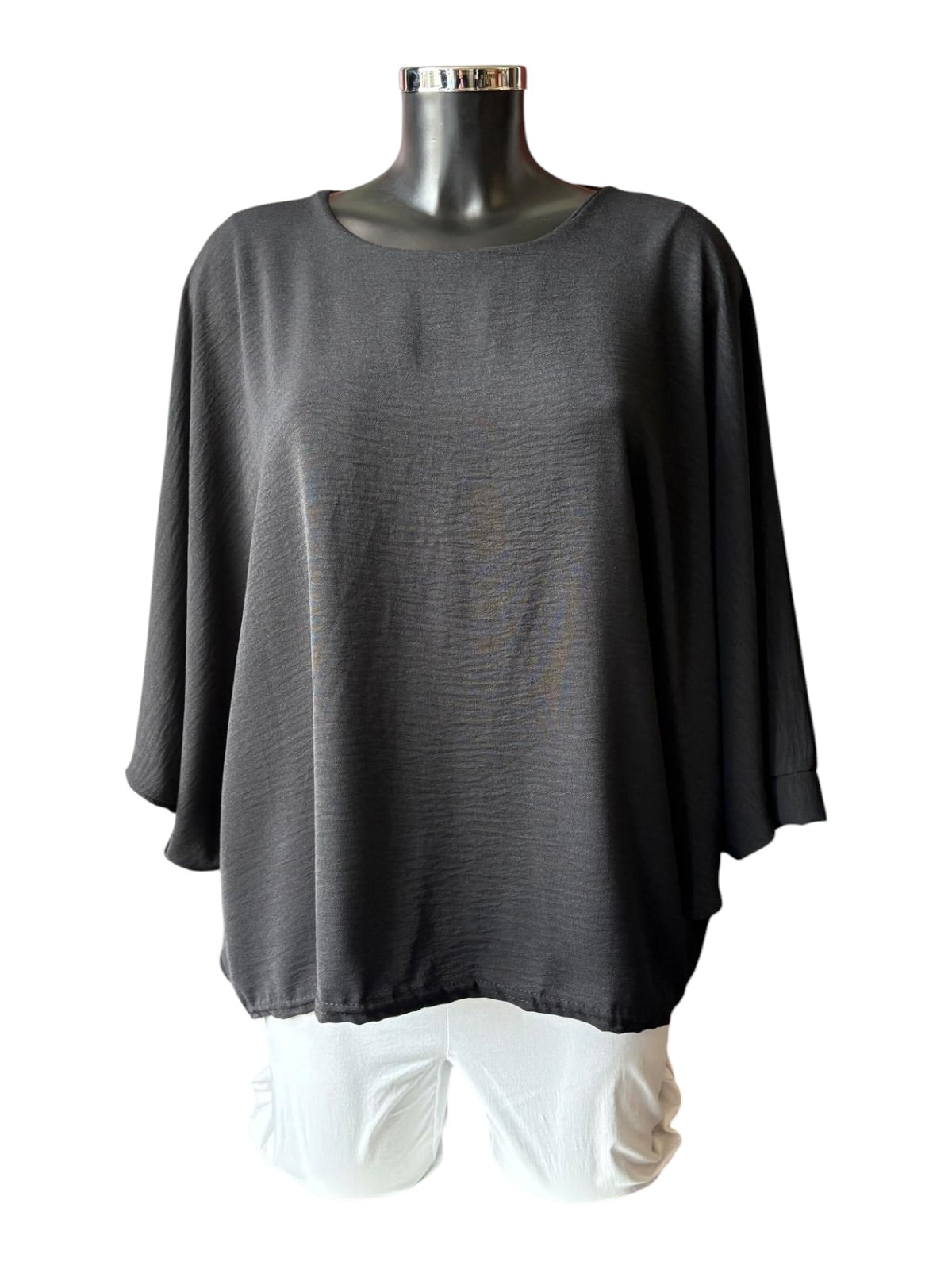 Lucy batwing top - black