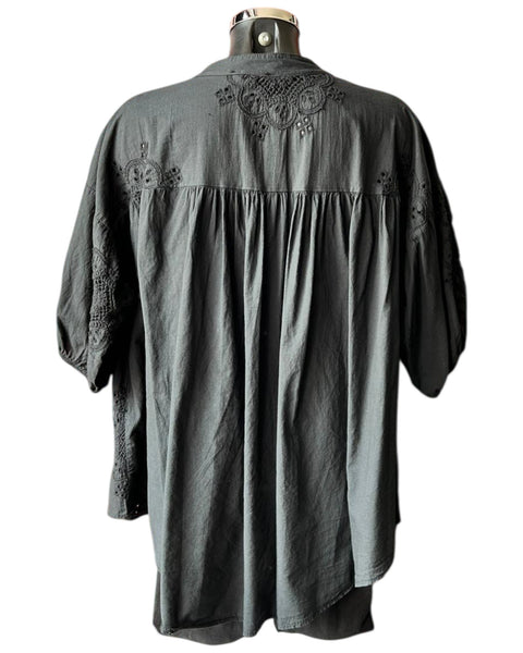 Dina embroidered oversized top - Black