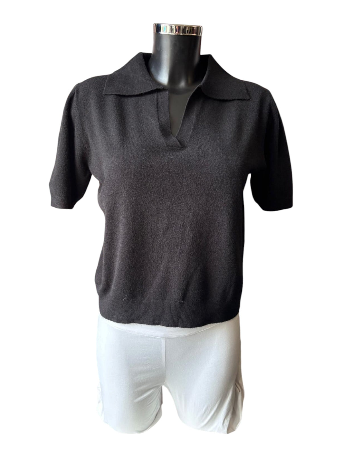 Carla fine knit short sleeve collared jumper - Black