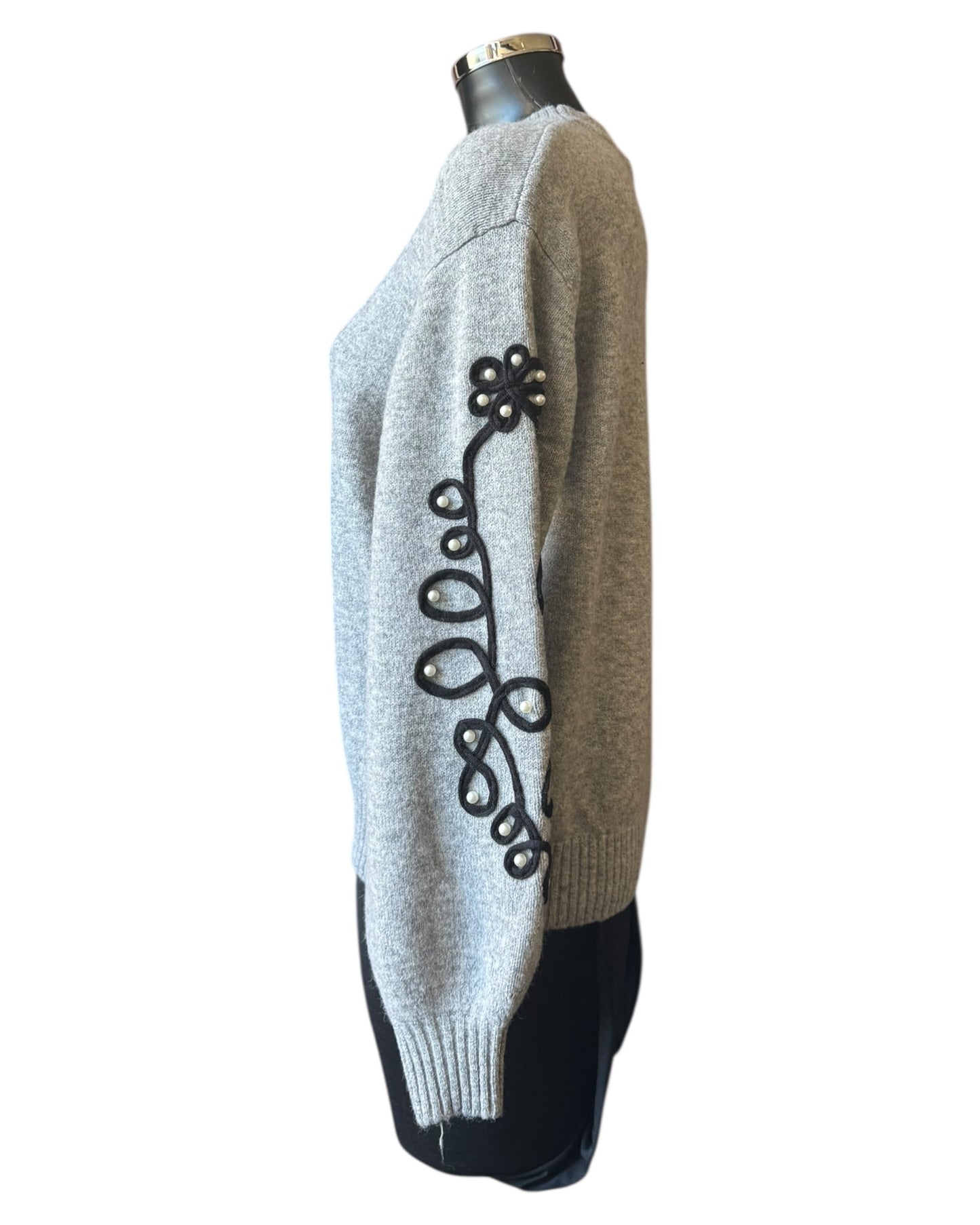 Willow appliqué sleeve grey jumper
